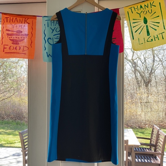 Simple Sheath Dress - Picture 4 of 10